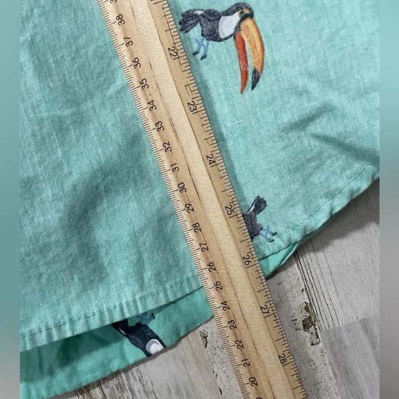 Ocean Current Men's Size M Toucan Print Shirt Tropical Green 100% Cotton - Picture 8 of 8